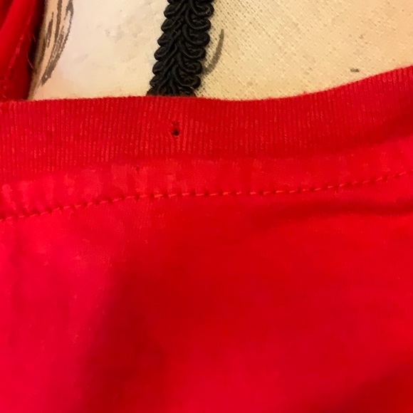 EUC-Disney red Minnie and Mickey short-sleeve tee - Picture 4 of 4